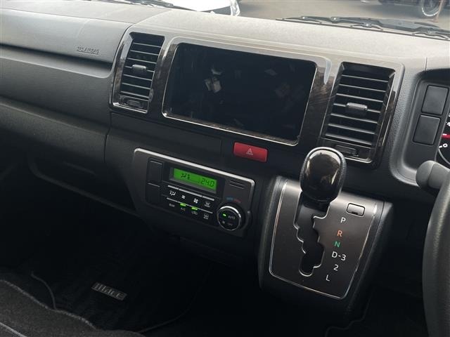 Toyota HIACE VAN 2015 7671296-10
