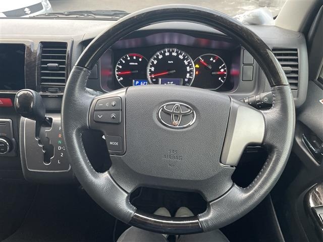 Toyota HIACE VAN 2015 7671296-14
