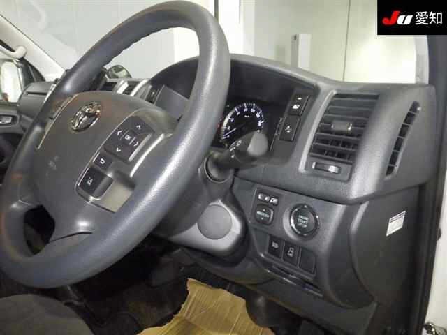 Toyota HIACE WAGON 2025 7673085-5