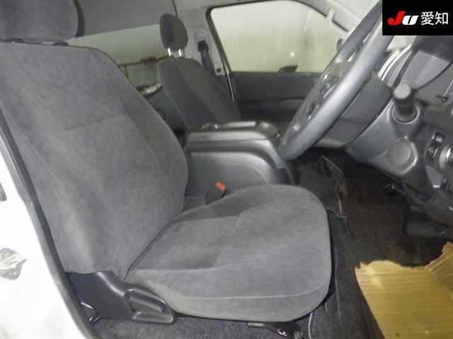 Toyota HIACE WAGON 2025 7673085-6