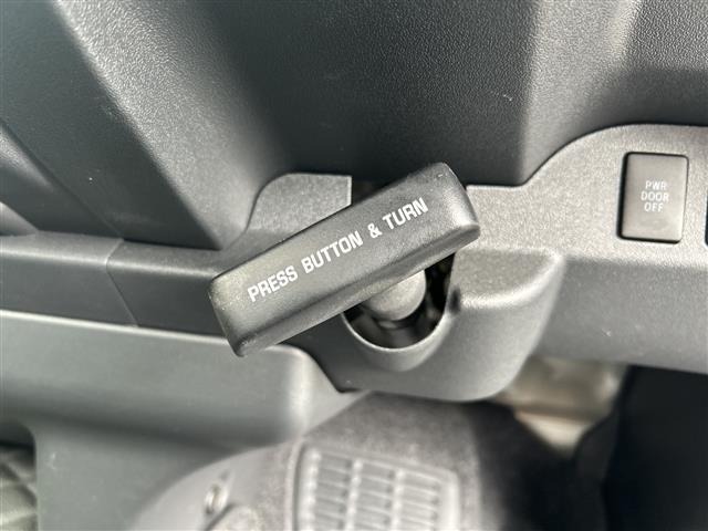 Toyota HIACE WAGON 2023 7673112-2