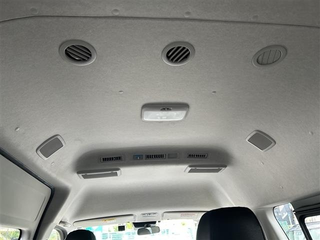 Toyota HIACE WAGON 2023 7673112-6