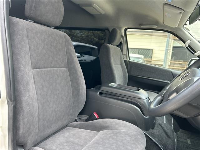 Toyota HIACE WAGON 2015 7673113-2