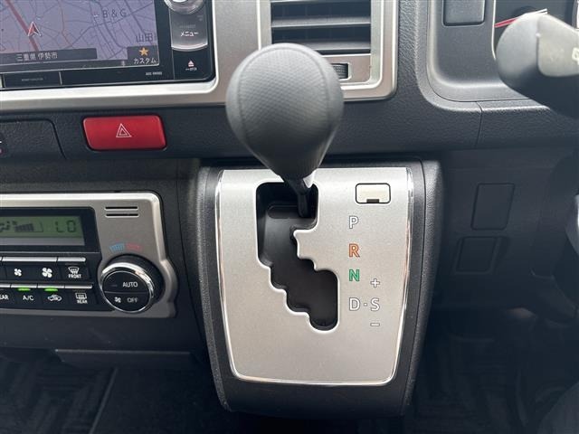 Toyota HIACE WAGON 2017 7673114-10