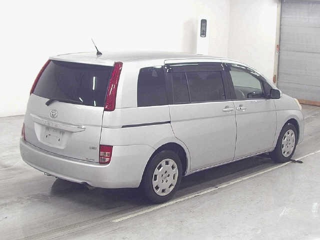Toyota ISIS 2010 7673014-5