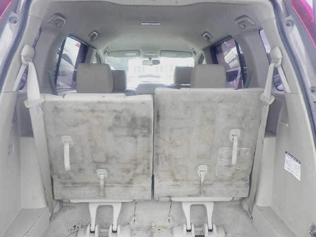 Toyota ISIS 2010 7673014-9