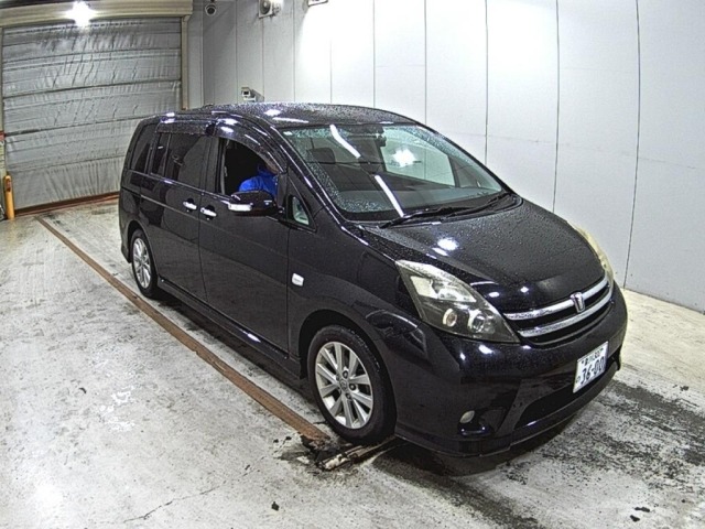 Toyota ISIS 2010 7673020-0