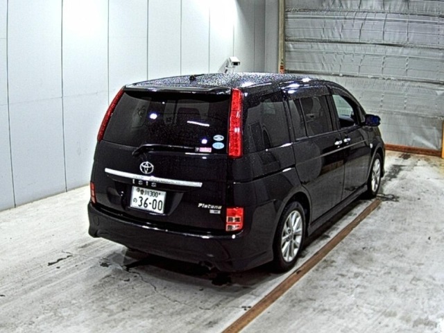 Toyota ISIS 2010 7673020-5