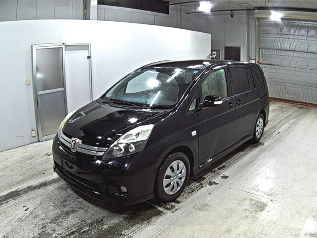 Toyota ISIS 2013 7673027-4