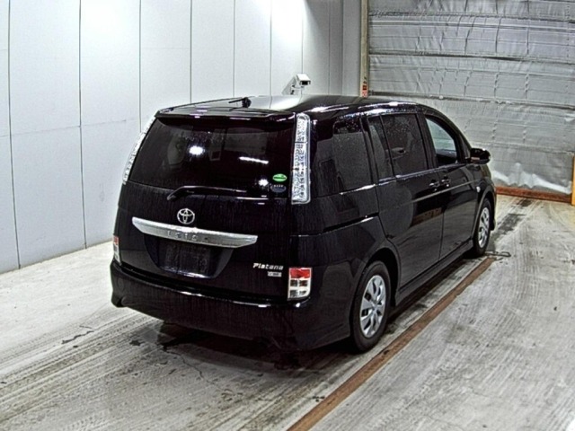Toyota ISIS 2013 7673027-5