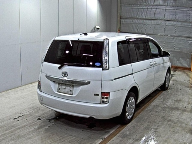 Toyota ISIS 2017 7673028-5
