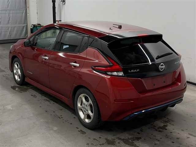 Nissan LEAF 2017 7662872-1