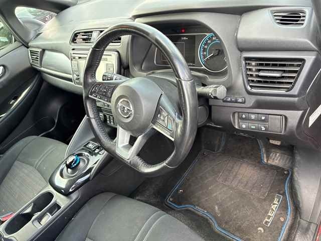 Nissan LEAF 2017 7662872-3
