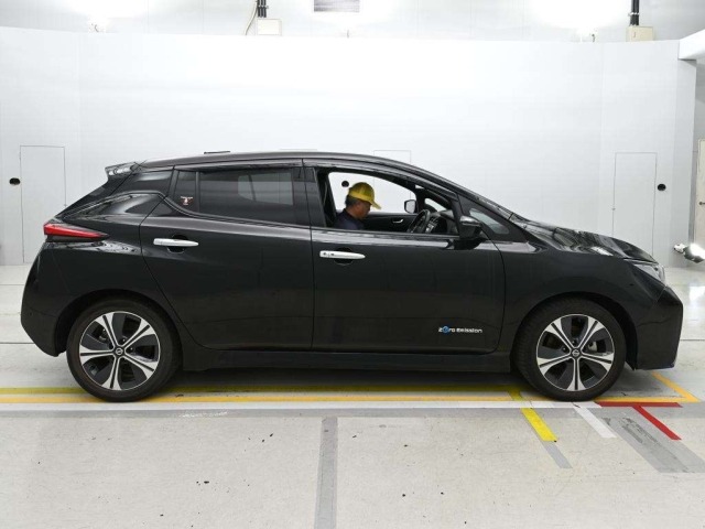 Nissan LEAF 2019 7662890-3