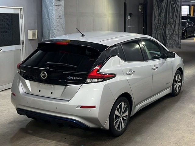 Nissan LEAF 2019 7662918-5