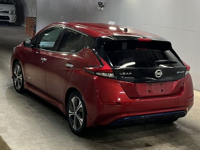 Nissan LEAF 2018 7662927-1