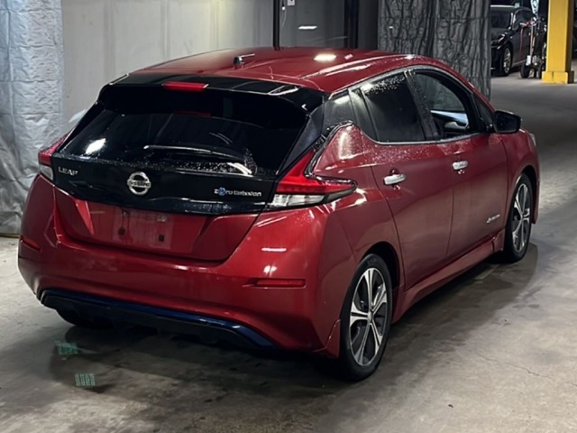 Nissan LEAF 2018 7662927-5