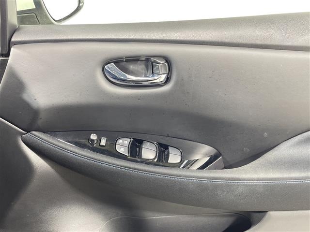 Nissan LEAF 2021 7663093-4