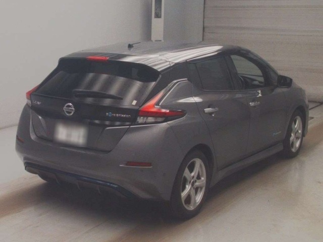 Nissan LEAF 2018 7663103-1