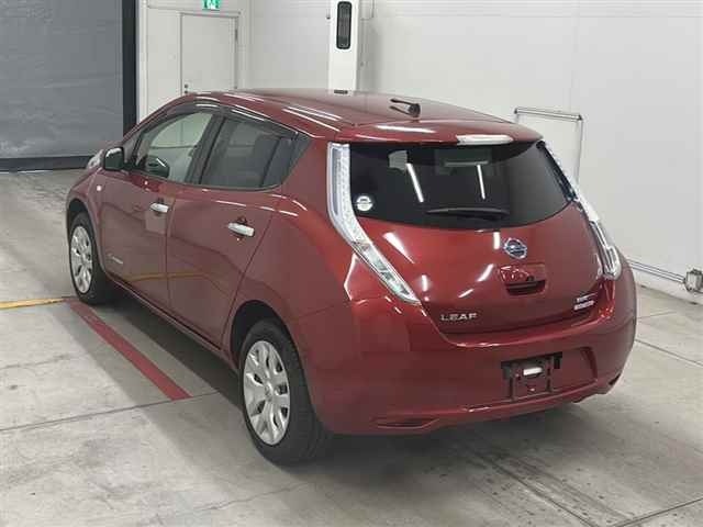Nissan LEAF 2015 7663110-1