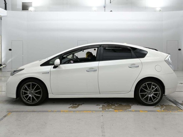 Toyota PRIUS 2013 7660125-4