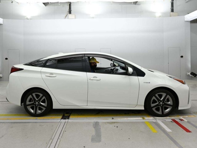 Toyota PRIUS 2019 7660128-3