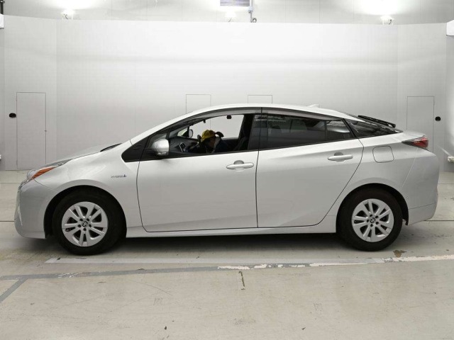 Toyota PRIUS 2018 7660129-4