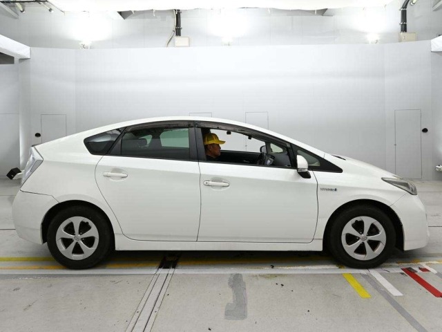 Toyota PRIUS 2015 7660135-3
