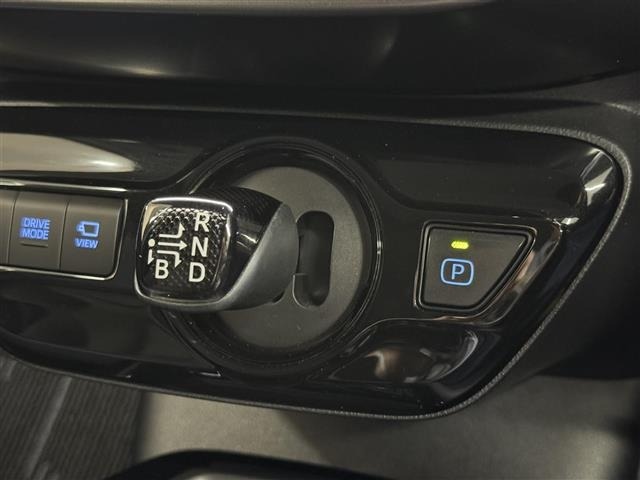 Toyota PRIUS 2022 7661457-11