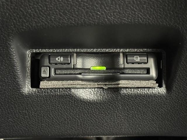 Toyota PRIUS 2022 7661457-3