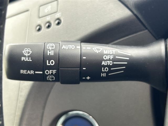 Toyota PRIUS 2015 7661924-5