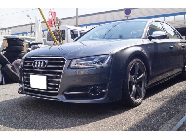 Audi S8 2015 7673583-4