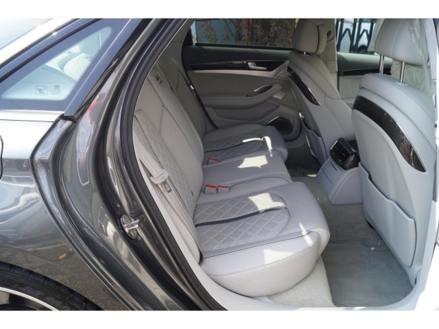 Audi S8 2015 7673583-6