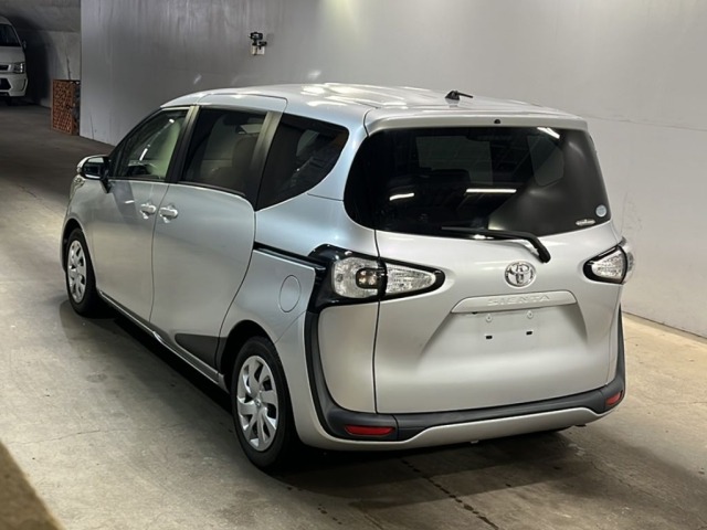 Toyota SIENTA 2017 7675001-1