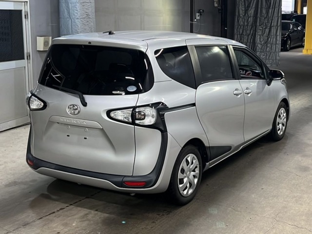 Toyota SIENTA 2017 7675001-5