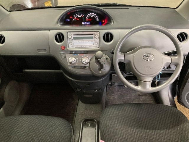 Toyota SIENTA 2010 7675003-3