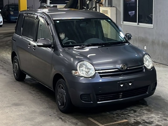 Toyota SIENTA 2010 7675003-4