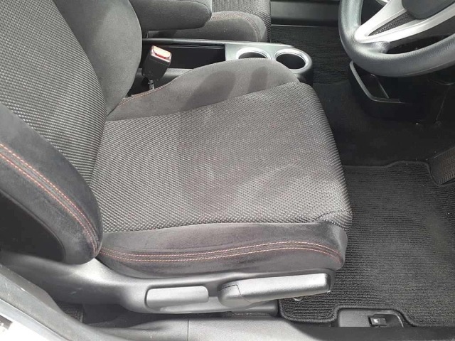 Honda STREAM 2011 7664587-10