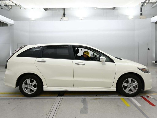 Honda STREAM 2011 7664587-3