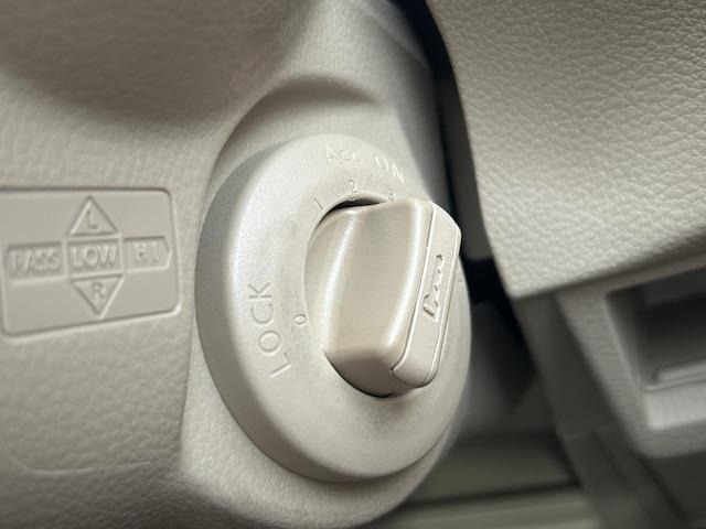 Nissan TIIDA 2012 7662498-1