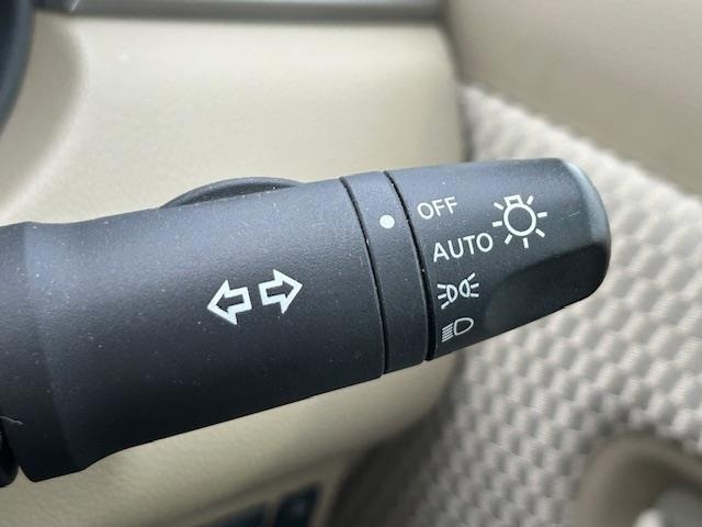 Nissan TIIDA 2012 7662498-5