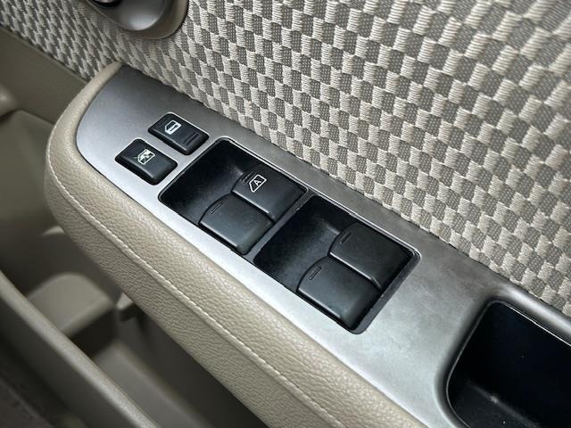 Nissan TIIDA 2012 7662498-9