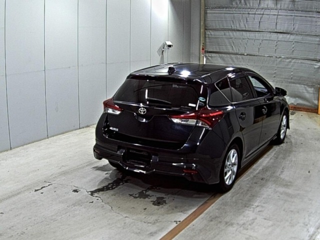 Toyota AURIS 2016 7678253-5