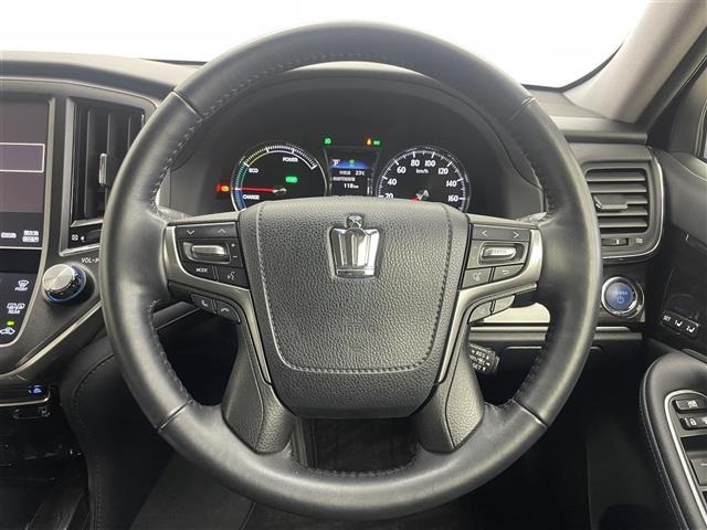 Toyota CROWN 2017 7679023-1