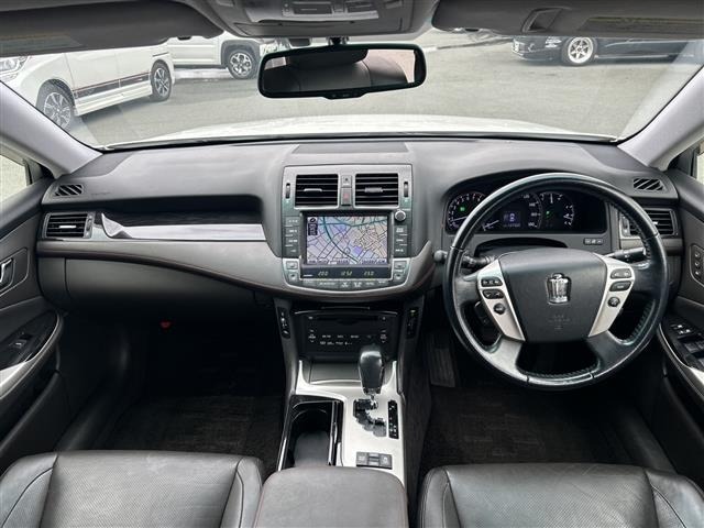Toyota CROWN 2011 7679102-14