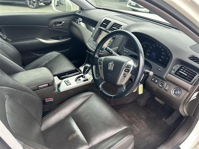 Toyota CROWN 2011 7679102-6