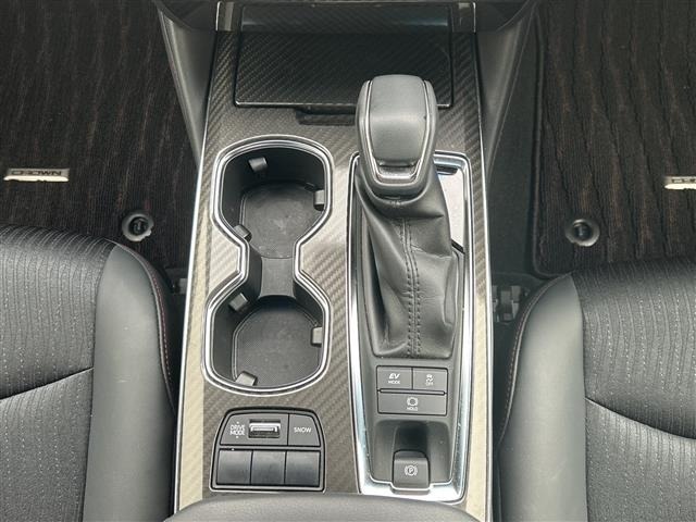Toyota CROWN 2021 7679110-4