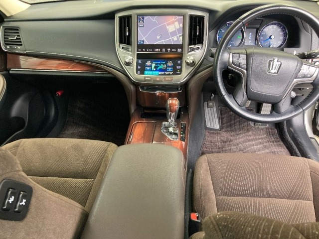 Toyota CROWN 2014 7679132-4