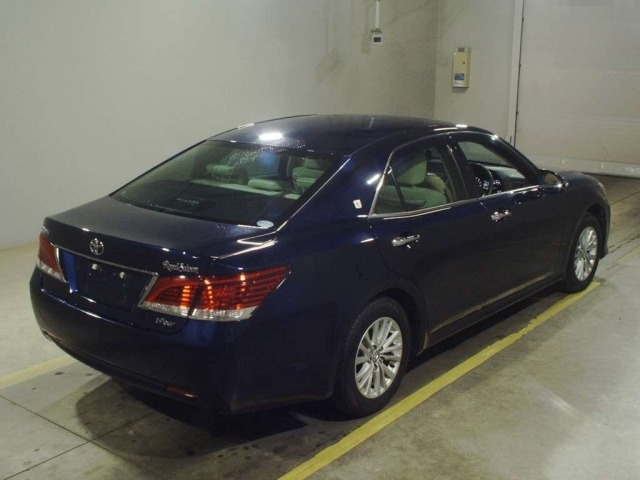 Toyota CROWN 2017 7679139-1
