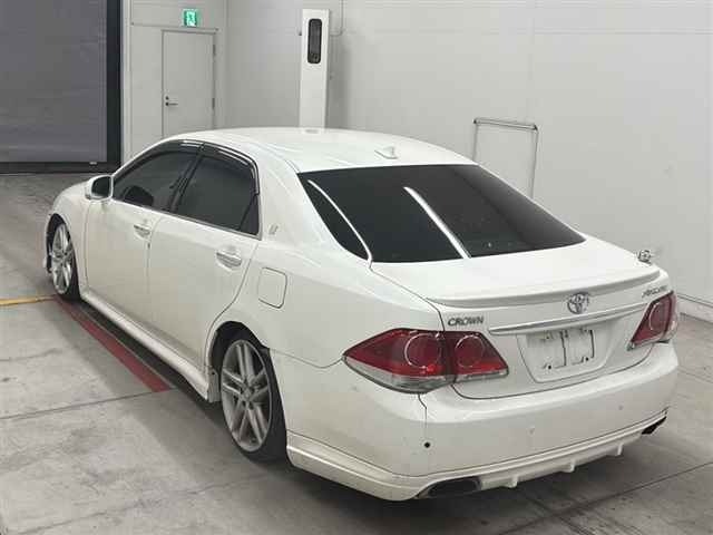 Toyota CROWN 2011 7679162-1